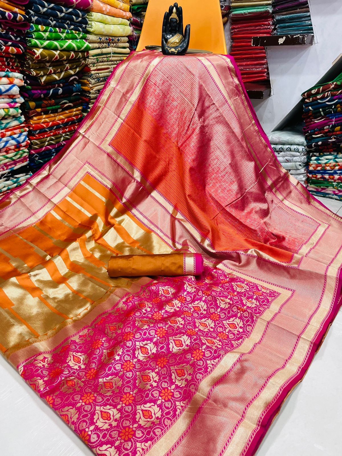 MURT Jequard Patli Pallu Designer Saree at Rs 900 in Surat | ID: 26072598391