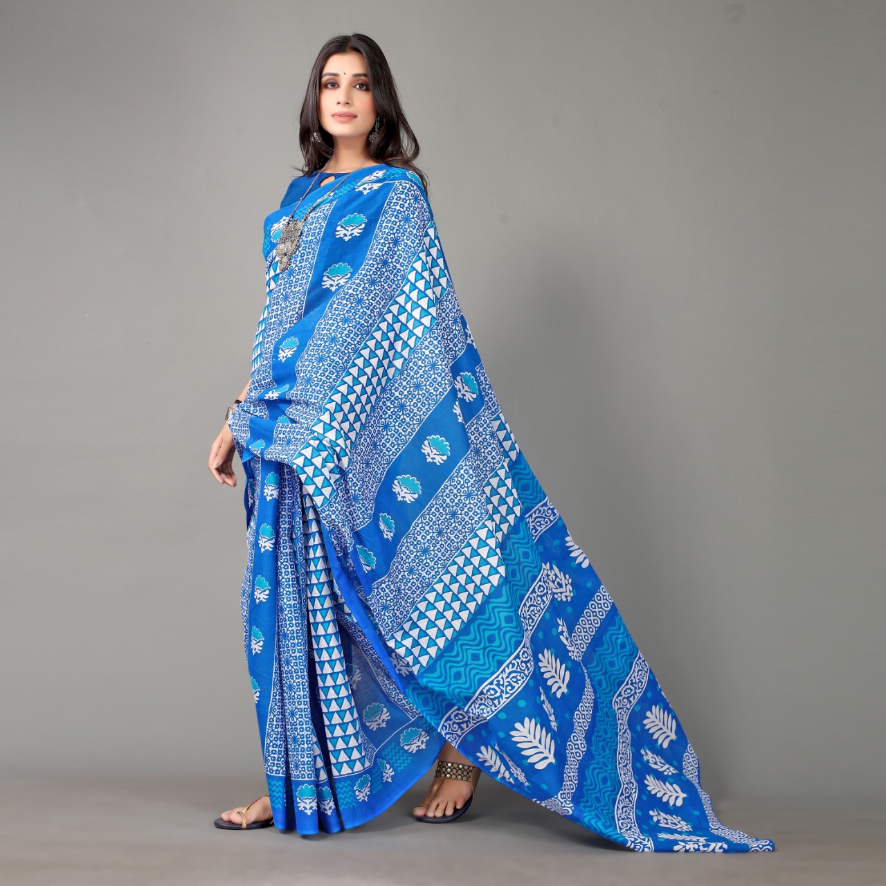 4 types of Sarees for making your summer comfortable and chic!