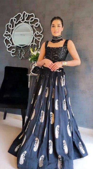 Lehenga Choli : Stylist black lehenga with embroidered b ...