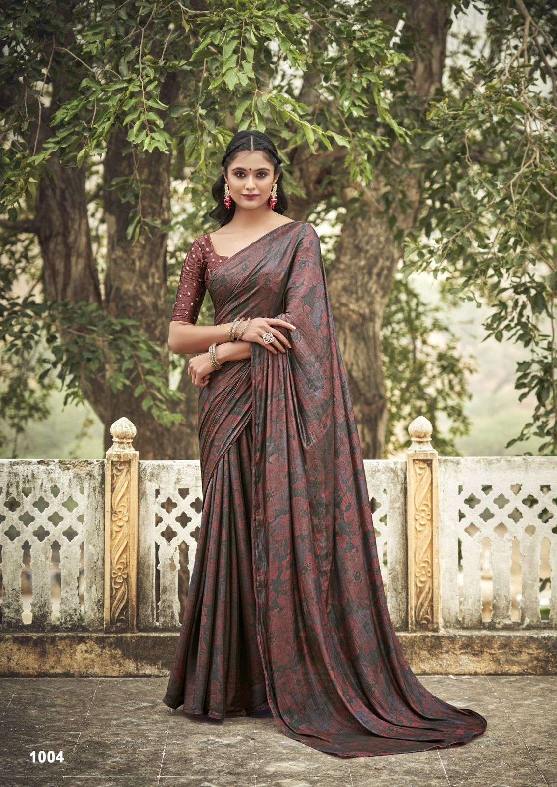 Buy Vijayshree Kalburgi looking alluring in samyakk's Off-White Woven  Organza Saree Online | Samyakk