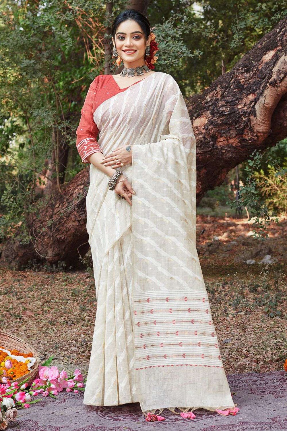 BUNAWAT COTTON ZARI FESTIVAL SPECIAL WHITE COLOUR FANCY LOOK SAREE COLLECTION AT BEST RATE