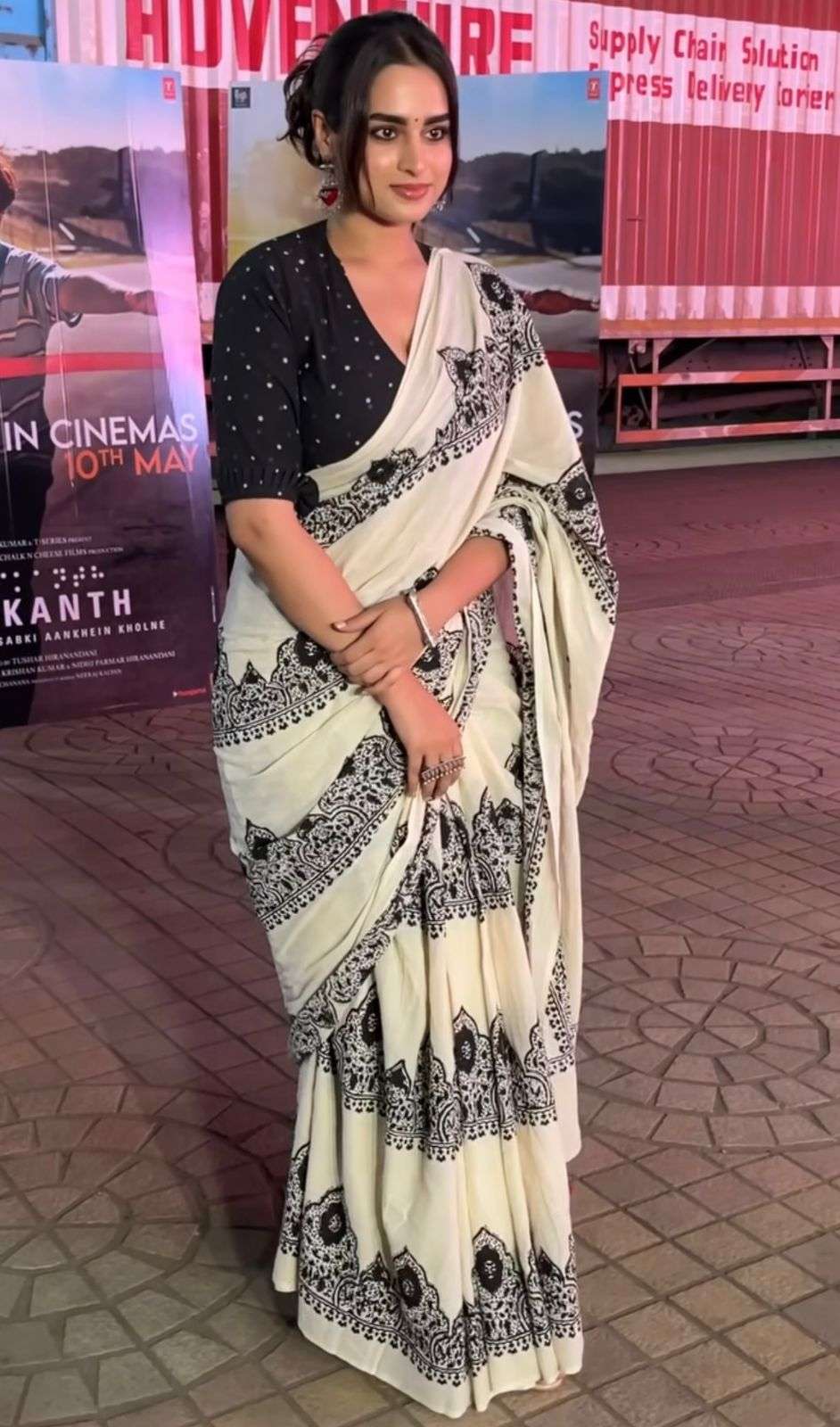 BLACK AND WHITE SOFT GEORGETTE BOLLYWOOD SAREE 