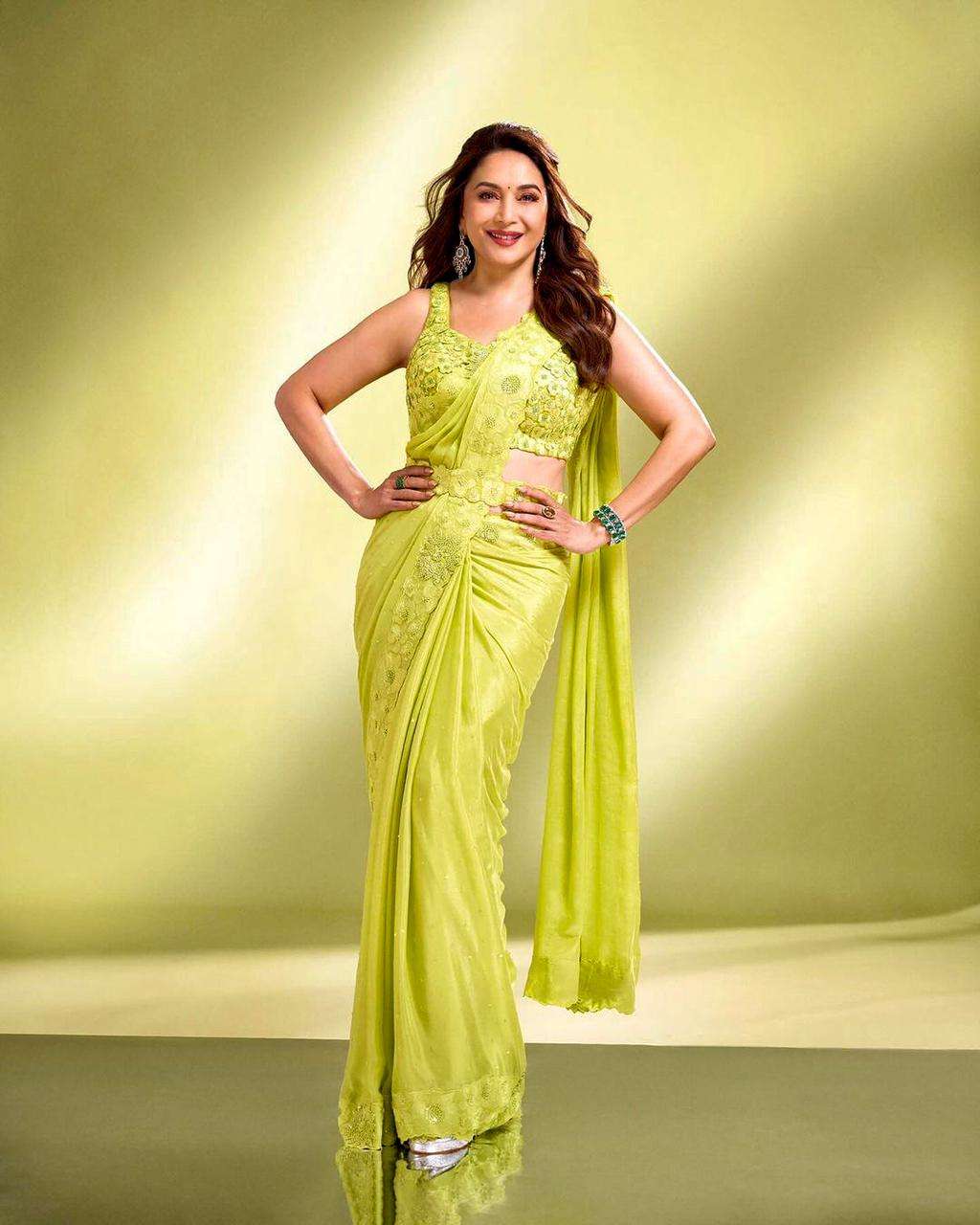 Madhuri dixit saree style best sale