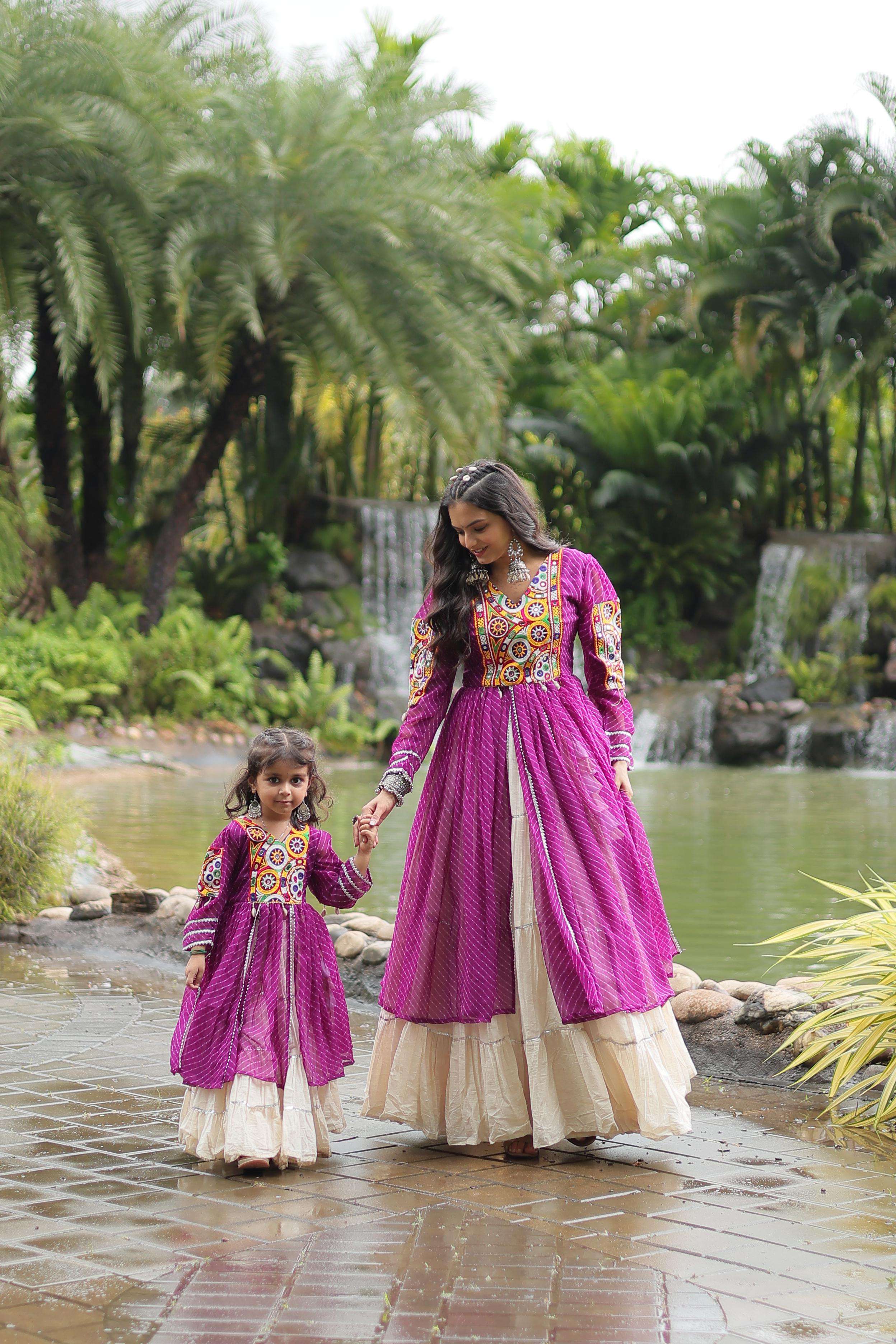 MOTHER DAUGHTER SPECIAL GAMTHI WORK NAVRATRI SPECIAL MATCHING OUTFITS