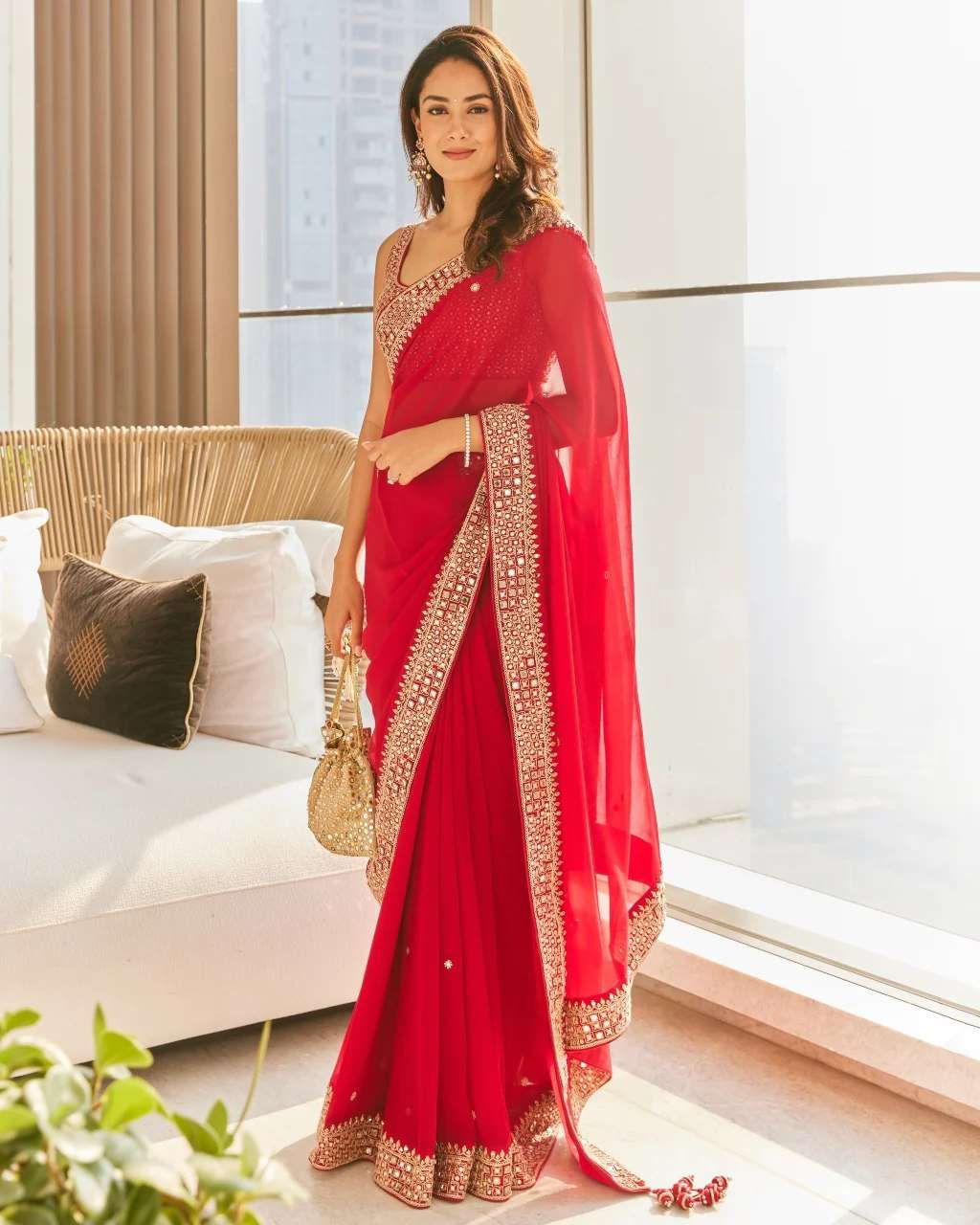 RED SHADES GEORGETTE WITH HEAVY BORDER BOLLYWOOD STYLE SAREE