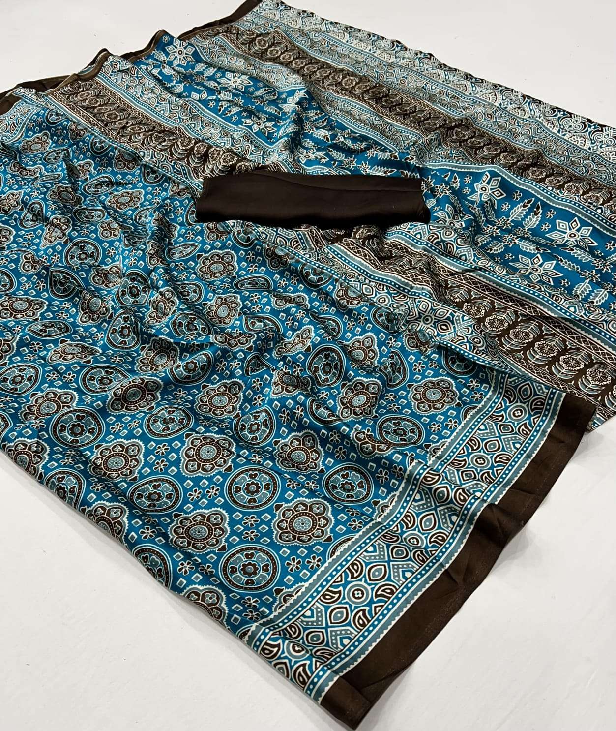 Kadali Modern Satin Silk summers Special lightweight saree 