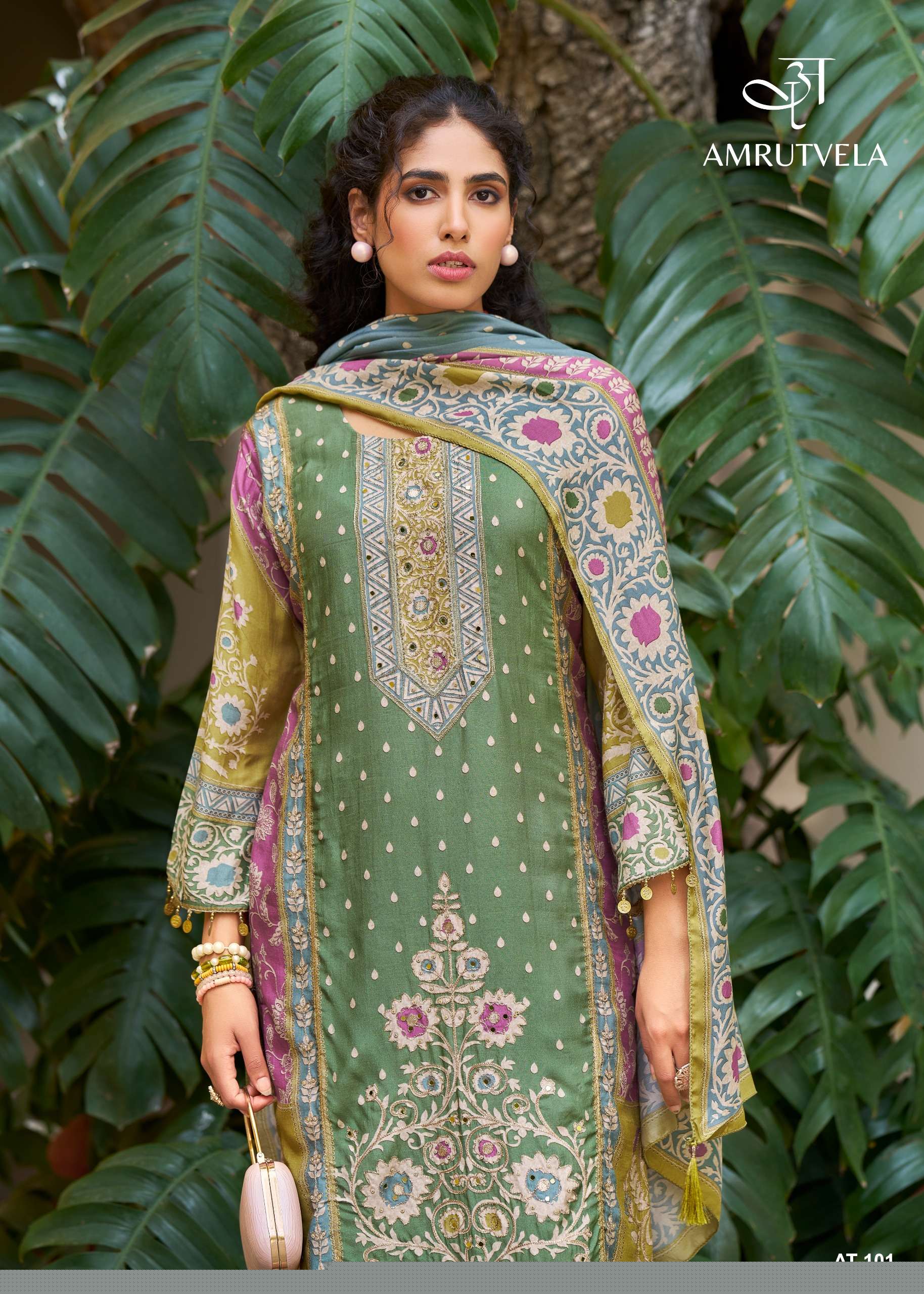 AMRUTVELA AT 101 INDIAN TOP DESIGNER LADIES SUIT COLLECTION RESELLER SURAT
