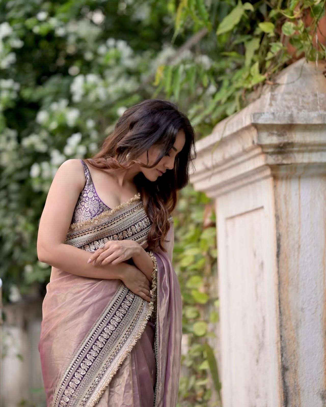 Beautiful embroidery work border Net fabric fancy saree Nc 5442