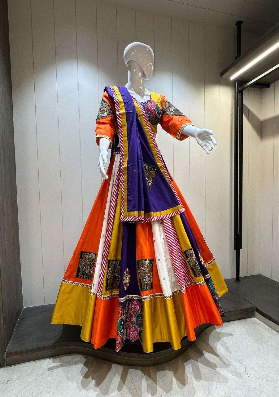 CHANIYA CHOLI TREND GARBA DRESS FOR NAVRATRI ONLINE RESELLER VANDNA ASR