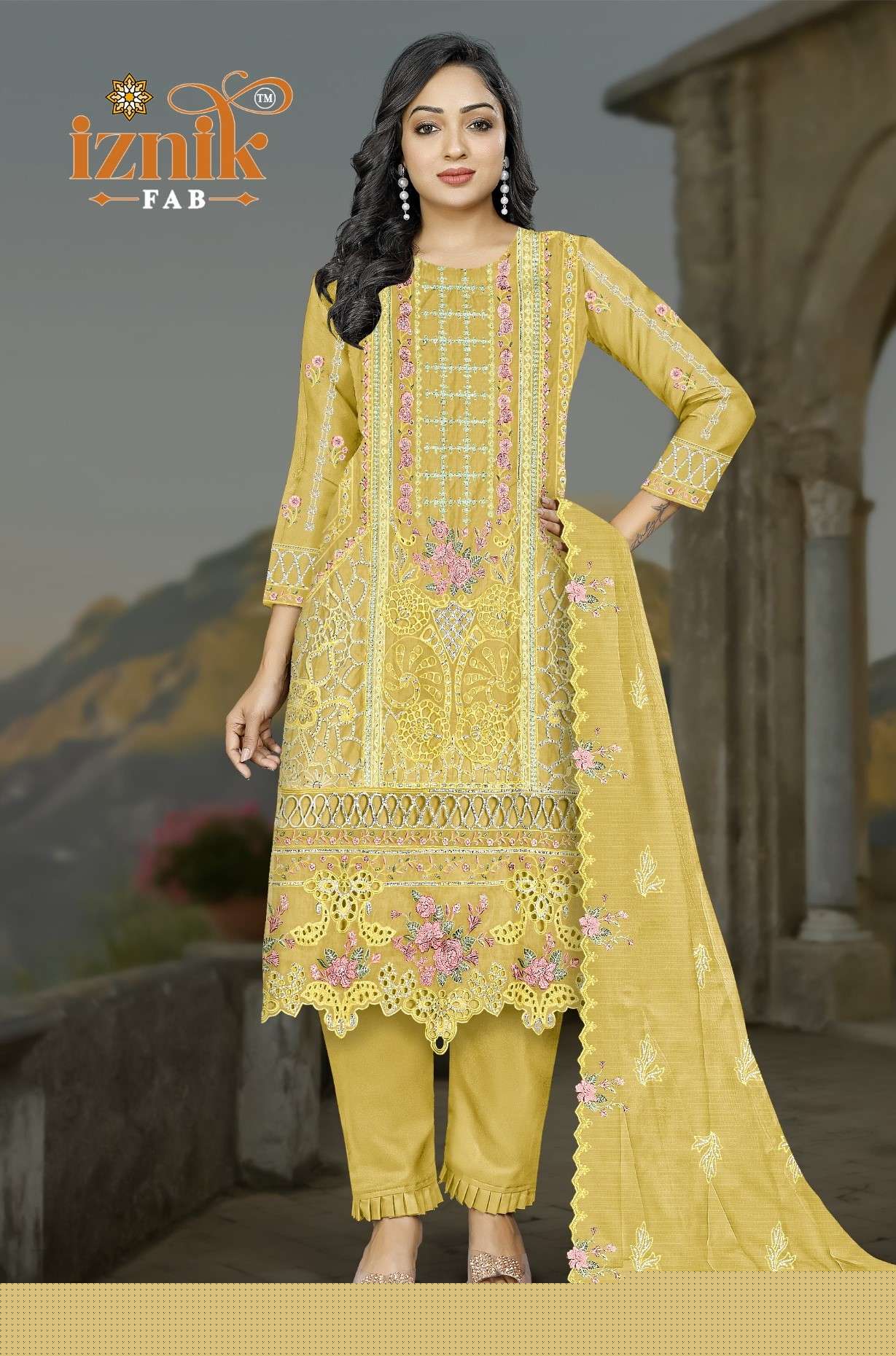 IZNIK FAB 249 INDIAN TOP PAKISTANI FUL WORK SUIT FOR WEDDING WEAR DEALER  