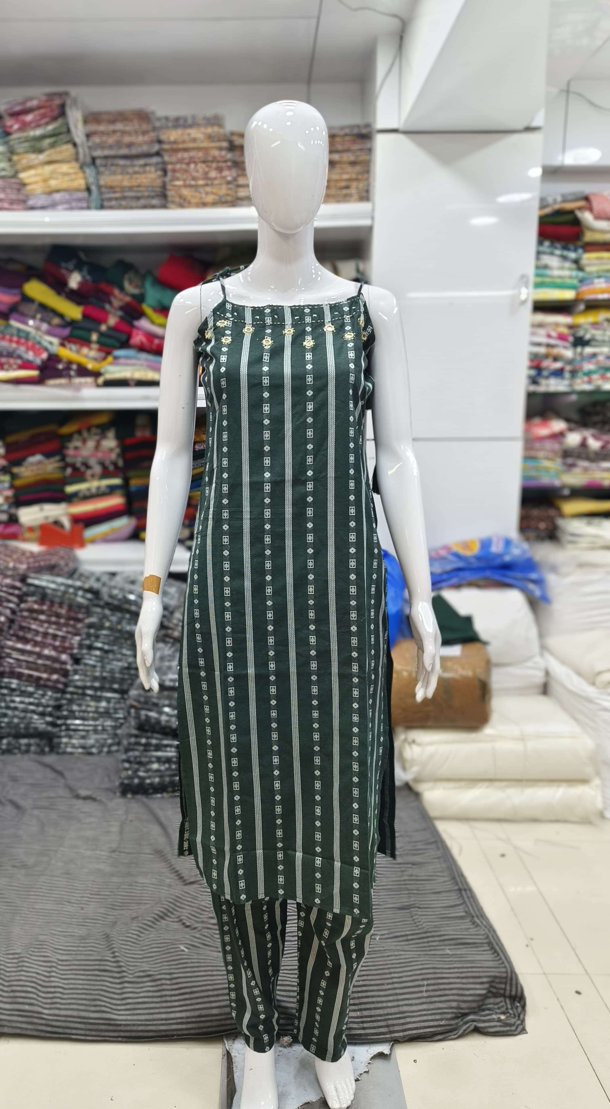 WESTERN WEAR SLEEVELESS KURTI PANT FOR WOMEN REGULAR WEAR TS 
