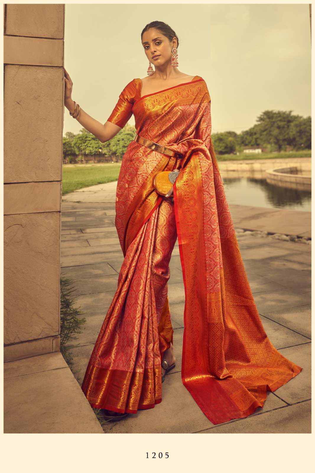 Red Paithani Brocade Silk Bird And Flower Design Saree - Luxurionworld –  Luxurion World