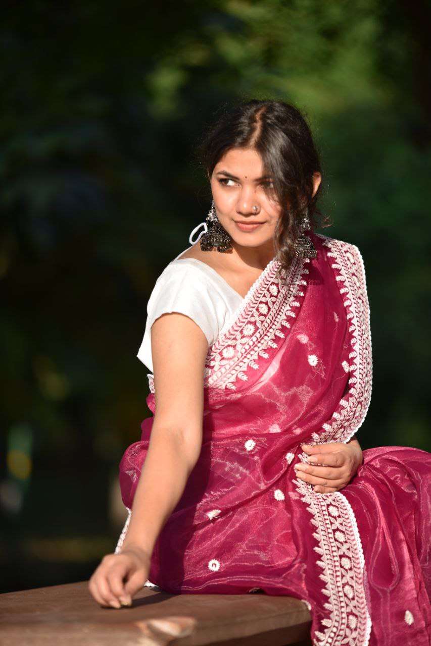 Indian Traditional Beautiful young girl in saree posing outdoors Stock  Photo - Alamy