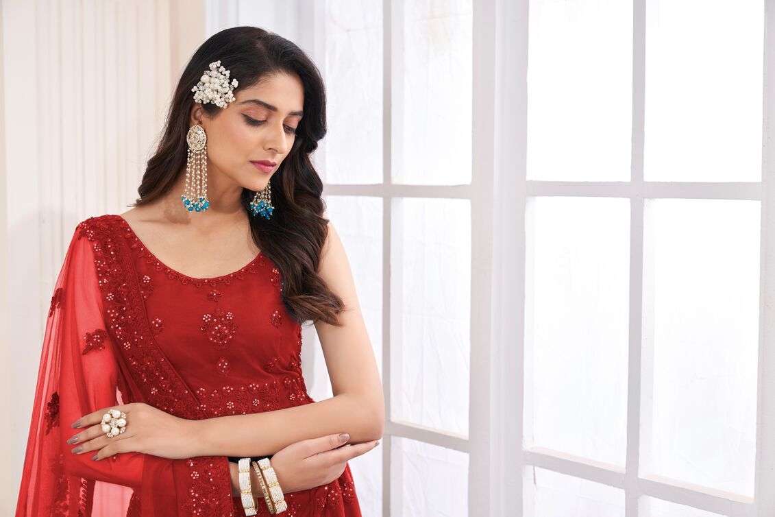 BRIDAL SPECIAL RED COLOUR NET WITH HEAVY DESIGNER LEHENGA CHOLI